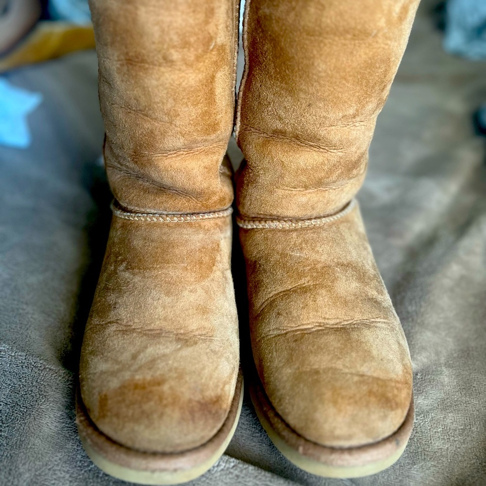 UGG